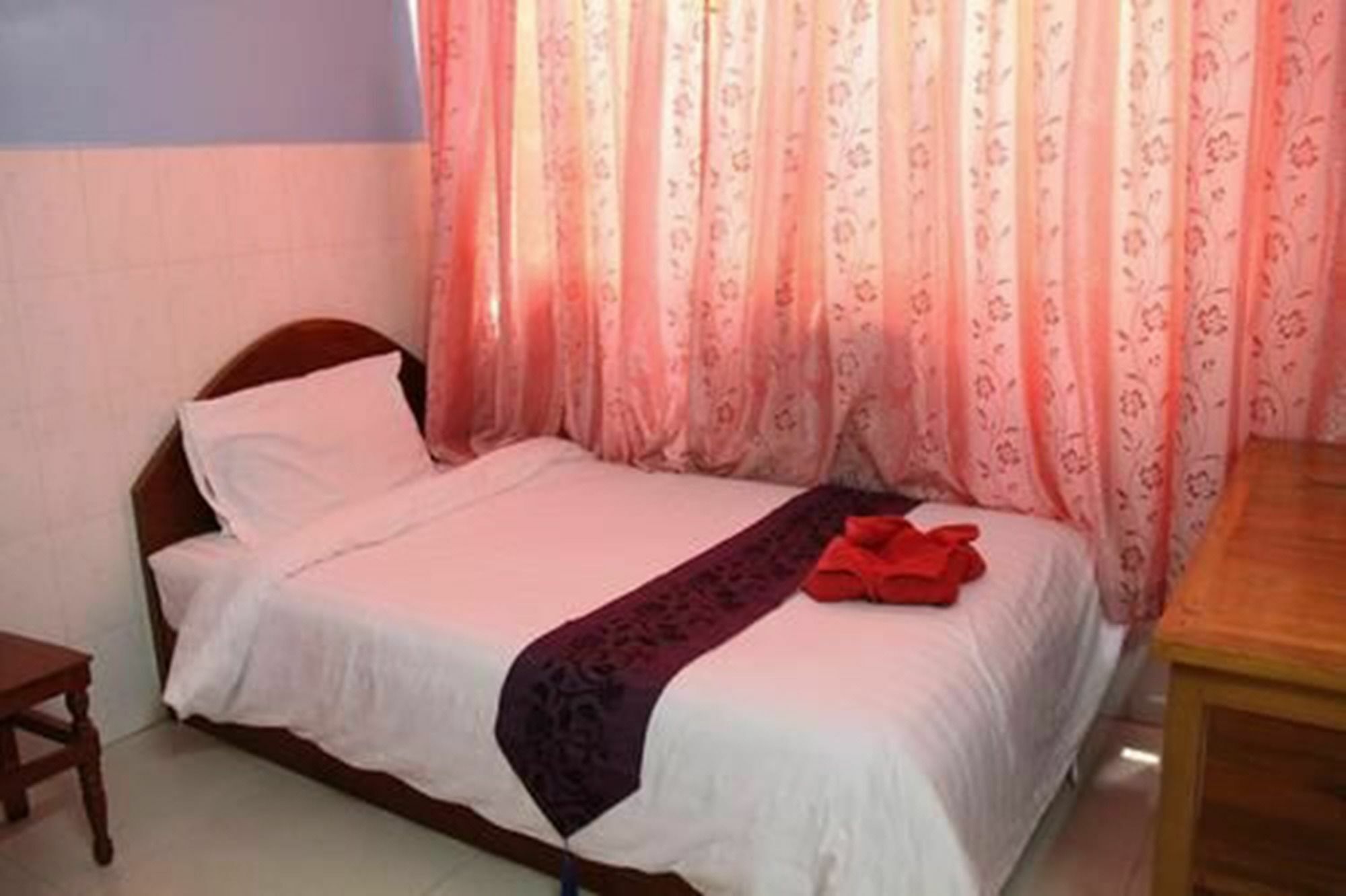 Capitol 3 Guesthouse Phnom Penh Extérieur photo