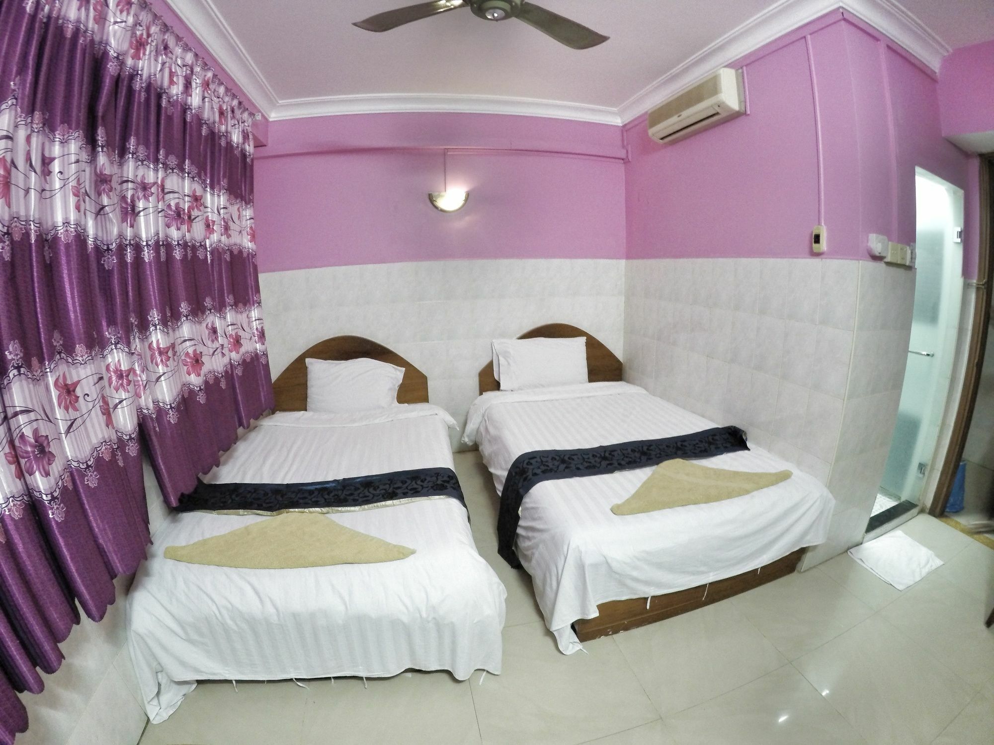 Capitol 3 Guesthouse Phnom Penh Extérieur photo