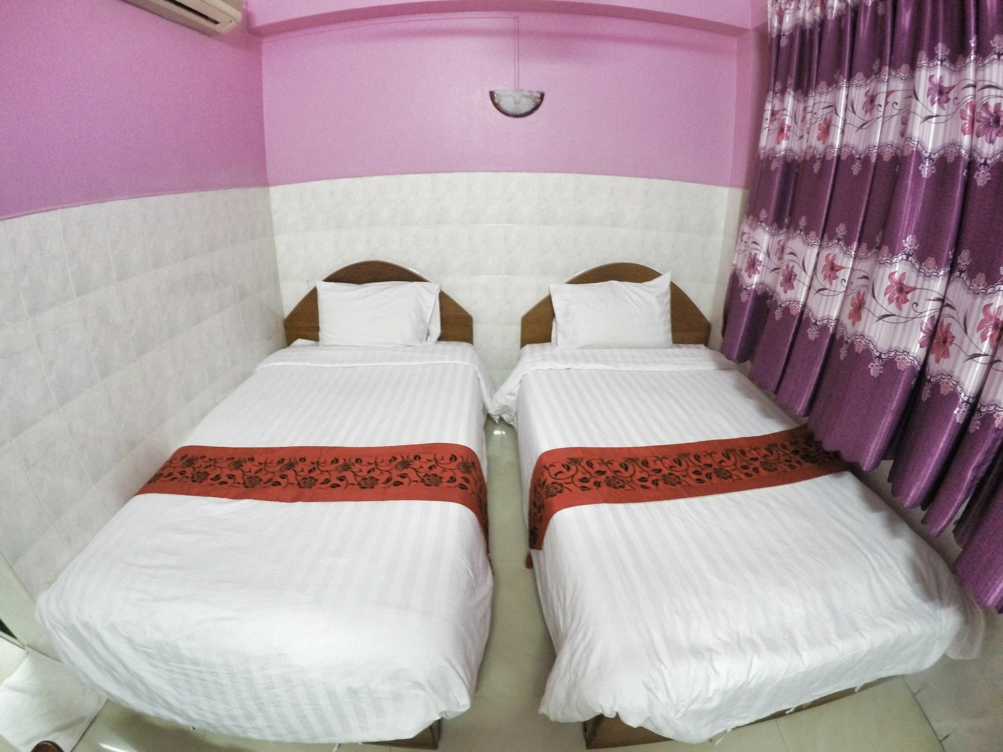 Capitol 3 Guesthouse Phnom Penh Extérieur photo